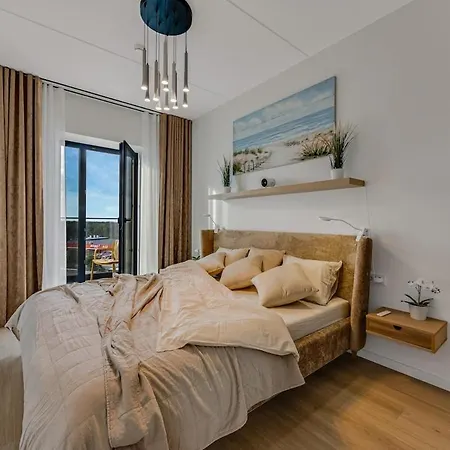 Apartment Premium With Sea View & Free Parking